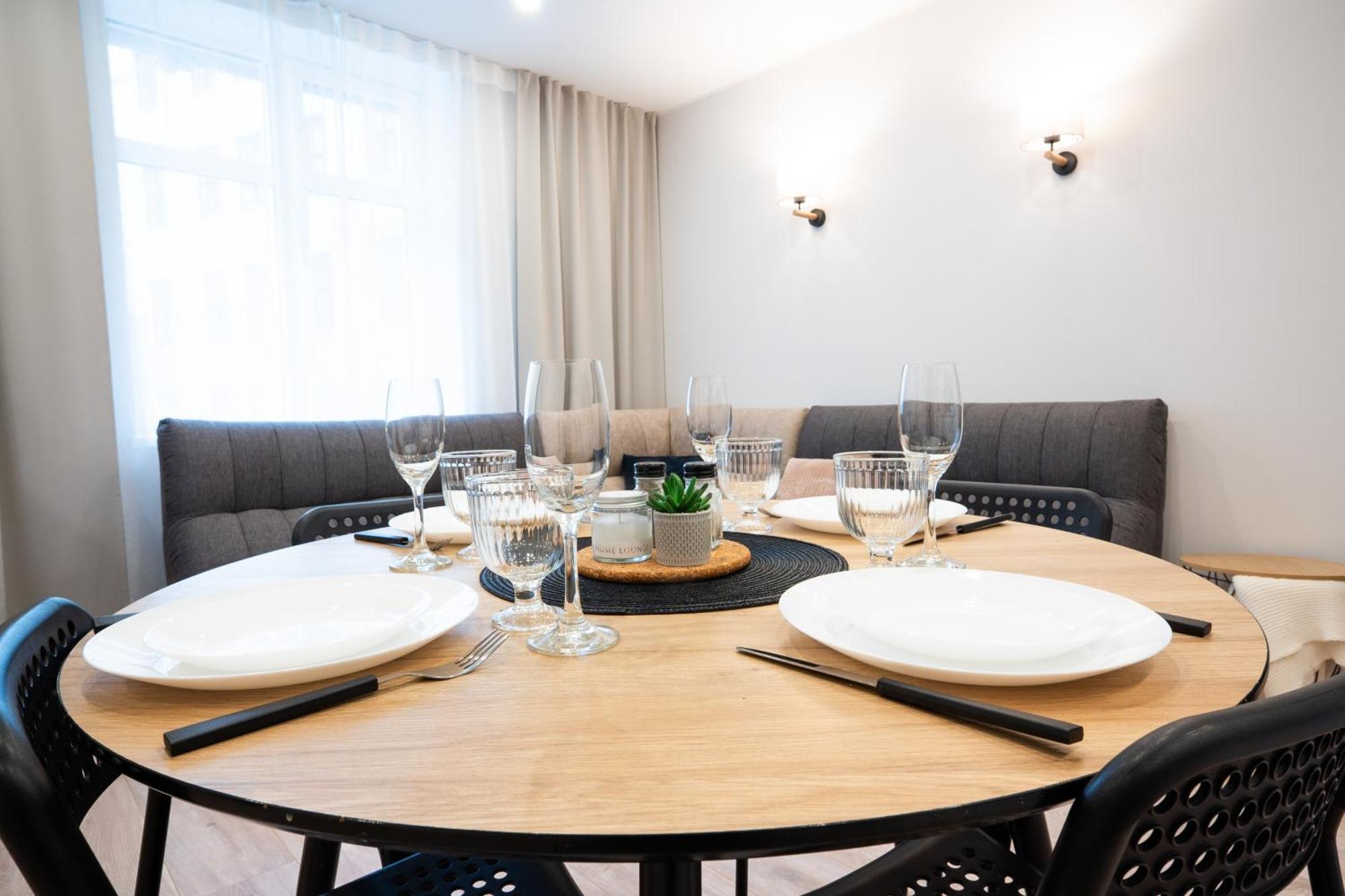 Friends And Family Vacation Apartments Riga Exterior foto